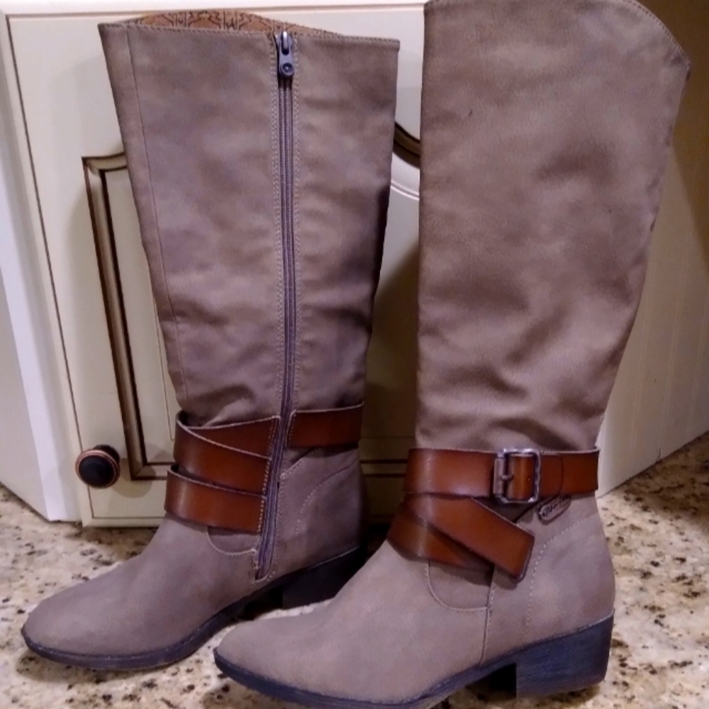 NEW BLOWFISH Boots, never worn, great condition